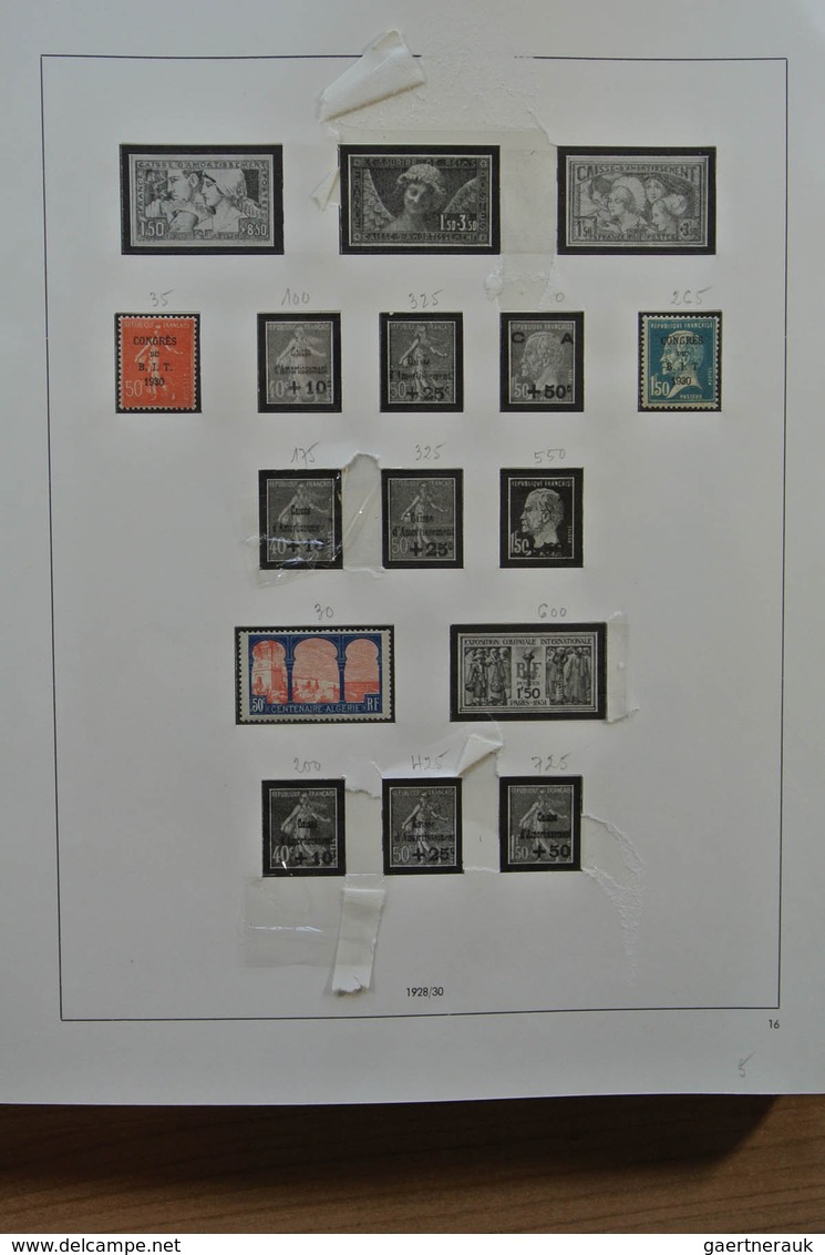 26422 Frankreich: 1900-1954. MNH and mint hinged collection France 1900-1954 in Safe album. Collection con