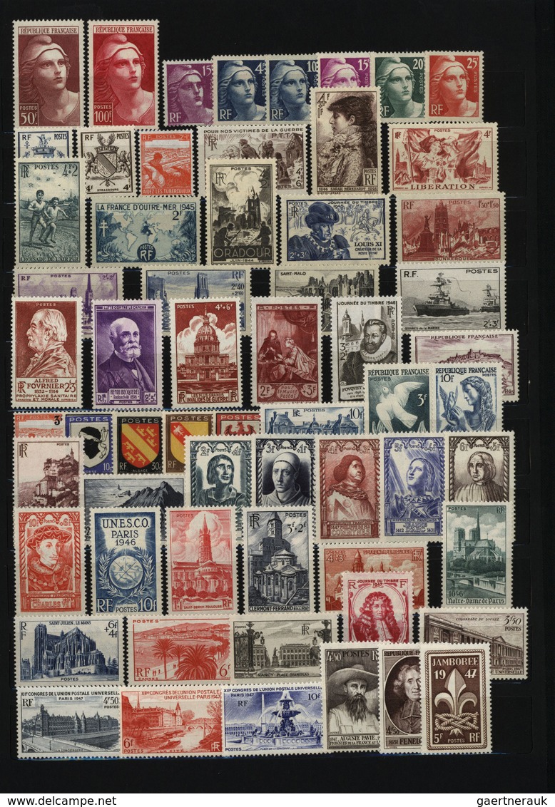 26442 Frankreich: 1942/1982, U/m Collection In Two Stockbooks, Apparently Excl. A Few Items More Or Less C - Oblitérés