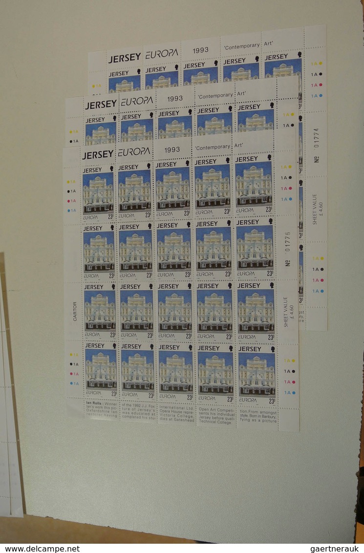 26771 Großbritannien - Jersey: 1969/2004: Wonderful mint never hinged lot/stock, mainly complete sets, she