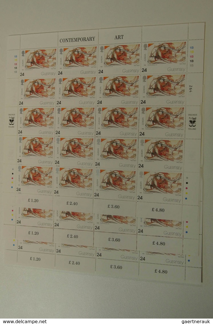 26771 Großbritannien - Jersey: 1969/2004: Wonderful mint never hinged lot/stock, mainly complete sets, she