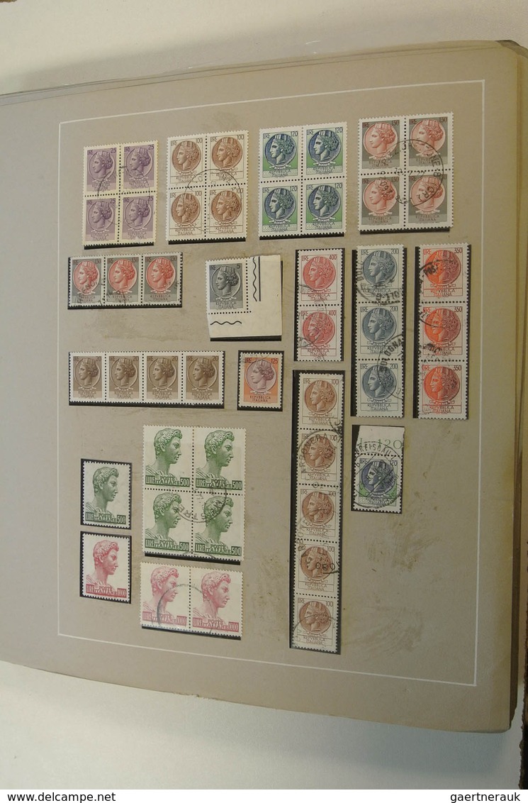 26923 Italien: 1860-1979. Extensive mint and used collection (modern mnh), starting with a page of Italian