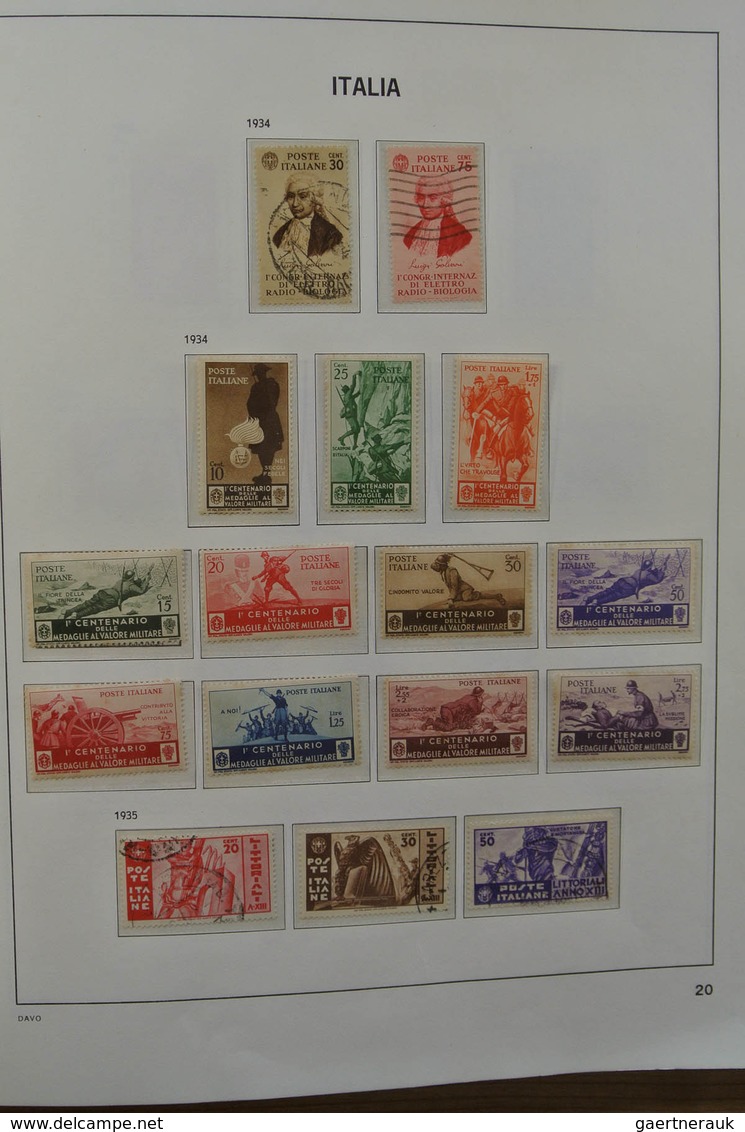 26928 Italien: 1861-1975. MNH, mint hinged and used collection Italy 1861-1975 in 2 Davo cristal albums an