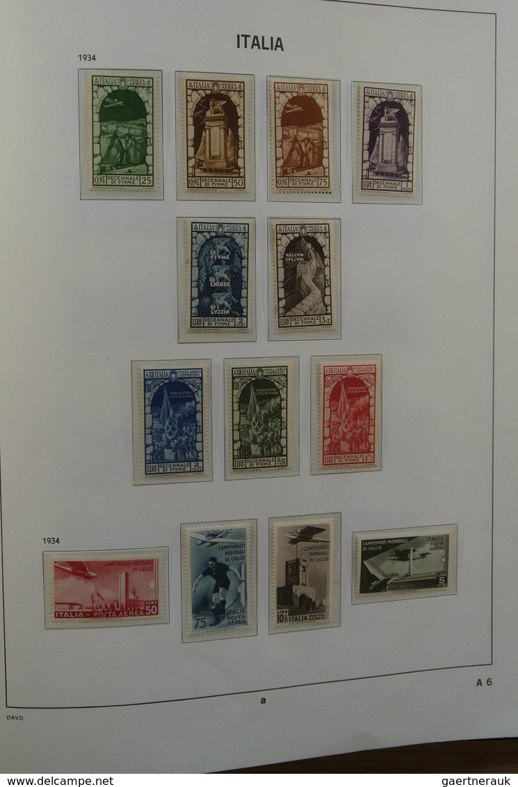 26928 Italien: 1861-1975. MNH, mint hinged and used collection Italy 1861-1975 in 2 Davo cristal albums an