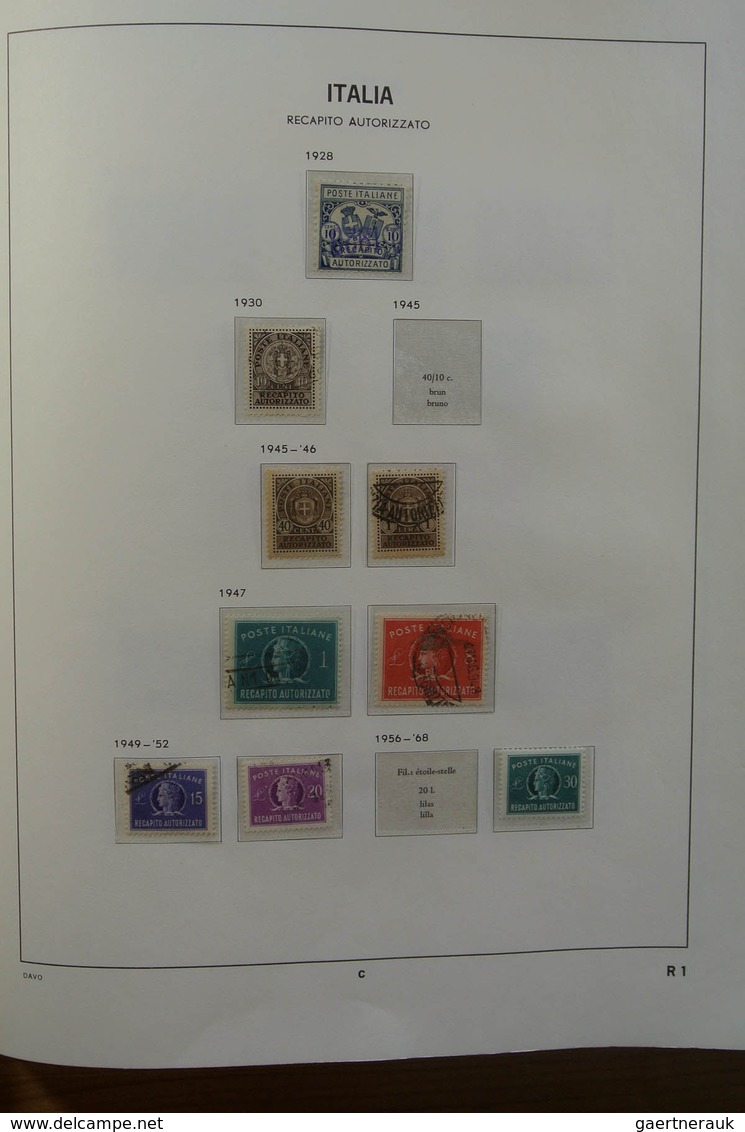 26928 Italien: 1861-1975. MNH, mint hinged and used collection Italy 1861-1975 in 2 Davo cristal albums an