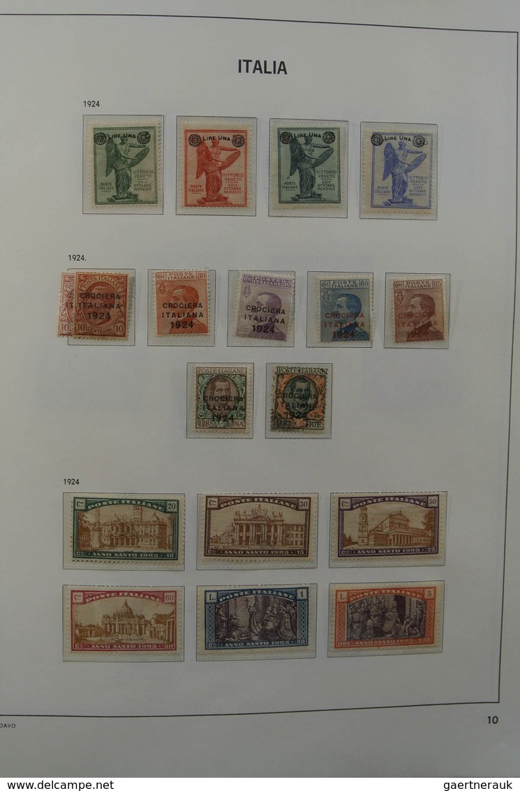 26928 Italien: 1861-1975. MNH, mint hinged and used collection Italy 1861-1975 in 2 Davo cristal albums an