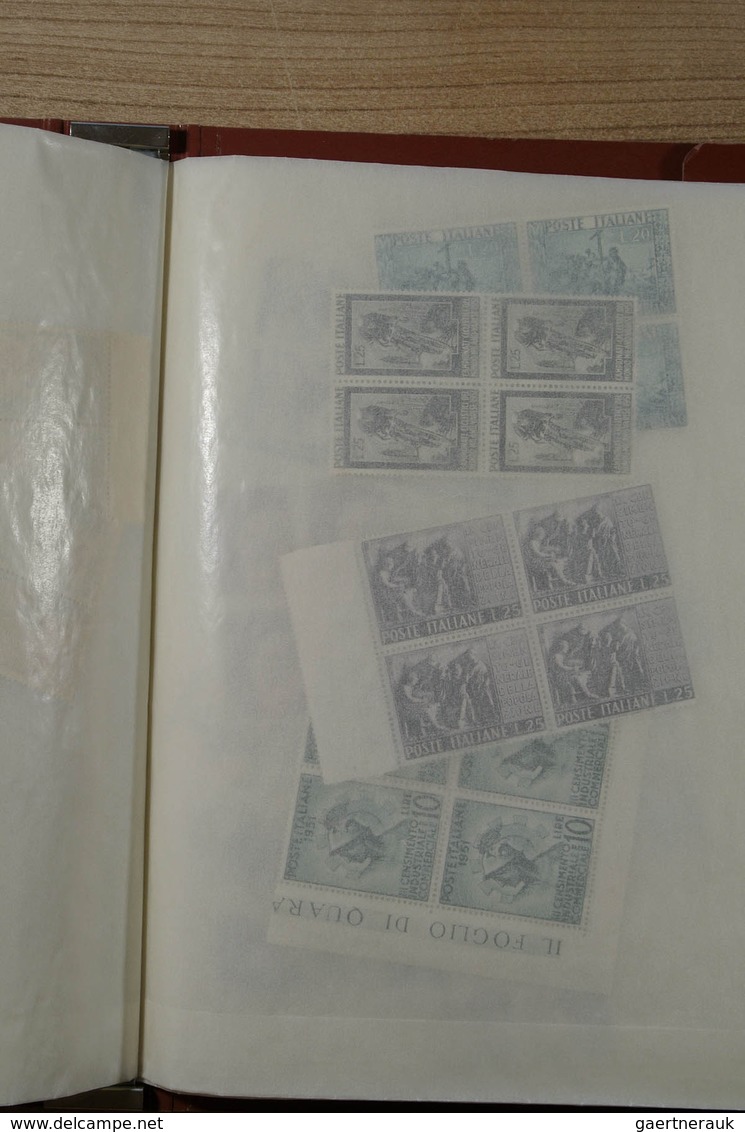 26947 Italien: 1863/1980: Wonderful and very unusual mint never hinged collection in blocs of 4, form the