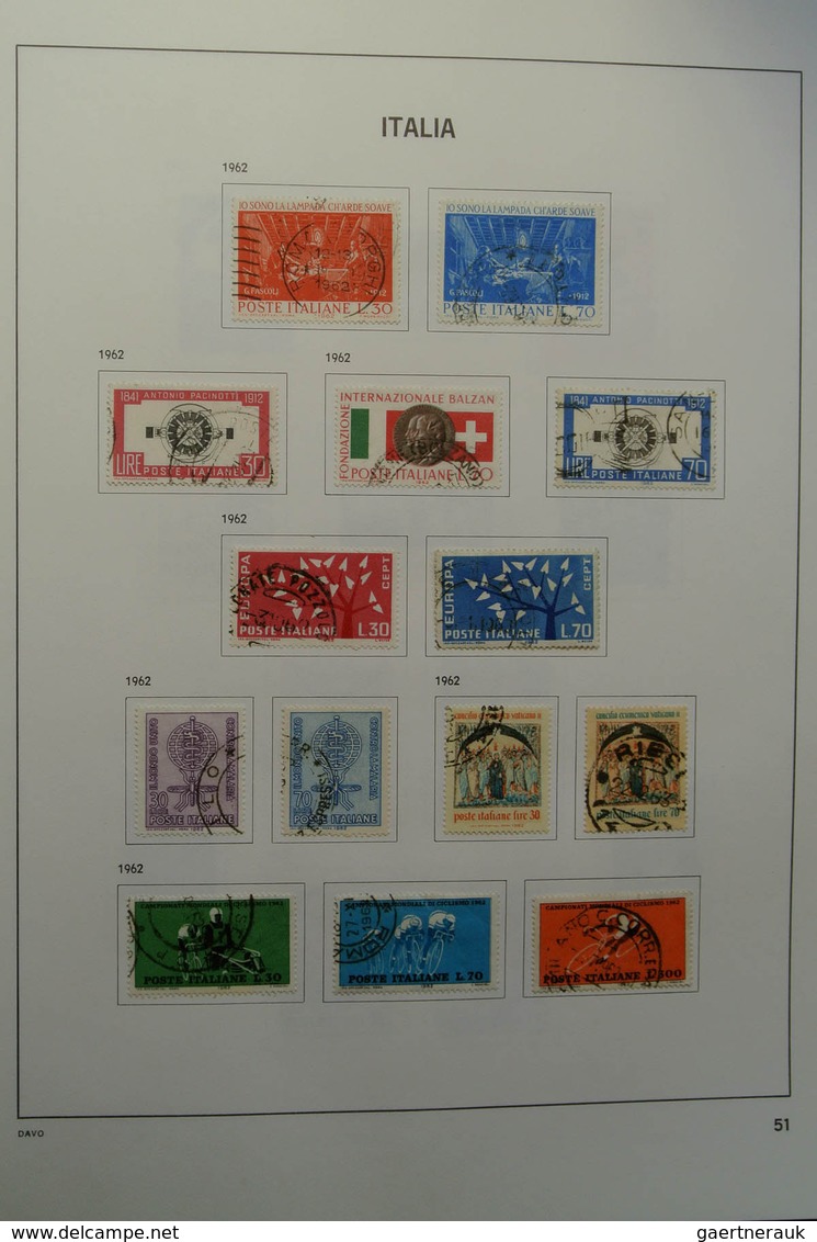 26951 Italien: 1863-2004. Nicely filled, mostly used collection Italy 1863-2004 in 2 Davo albums. Collecti