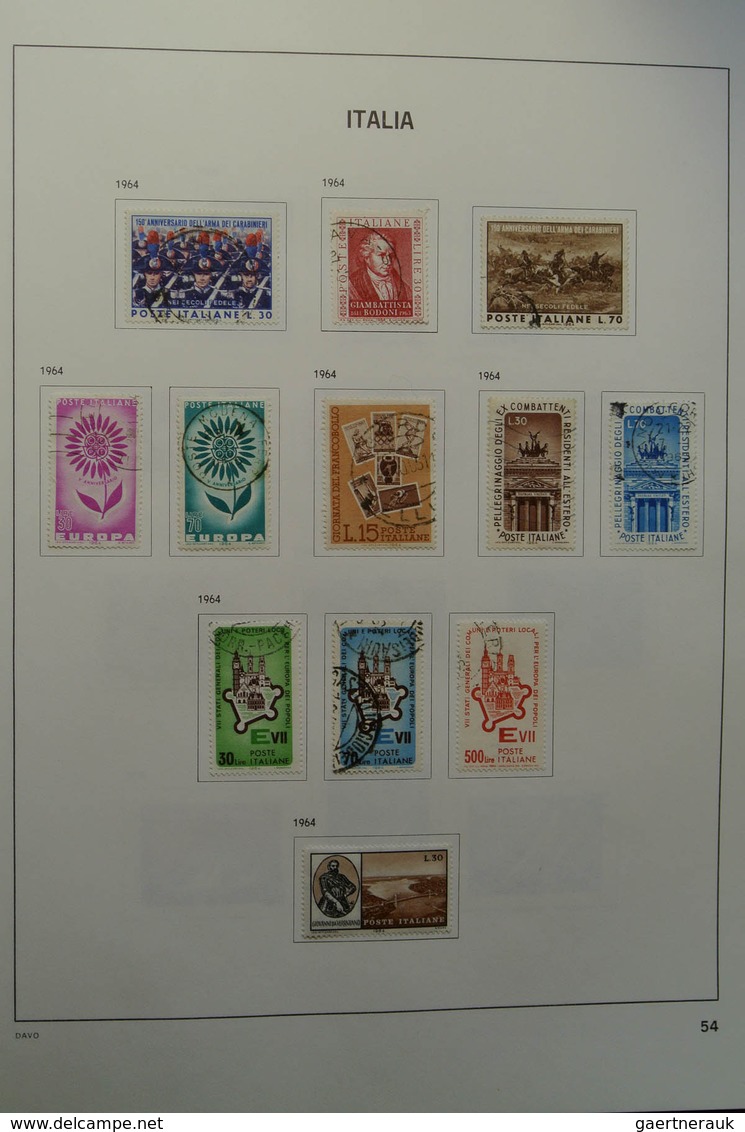 26951 Italien: 1863-2004. Nicely filled, mostly used collection Italy 1863-2004 in 2 Davo albums. Collecti