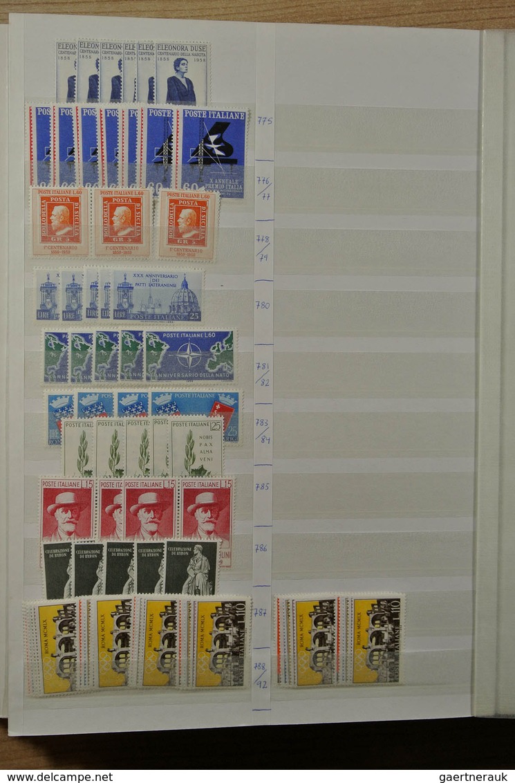 26985 Italien: 1926-1981. Stockbook with various MNH sets of Italy 1926-1981. Much material, cat. value ca