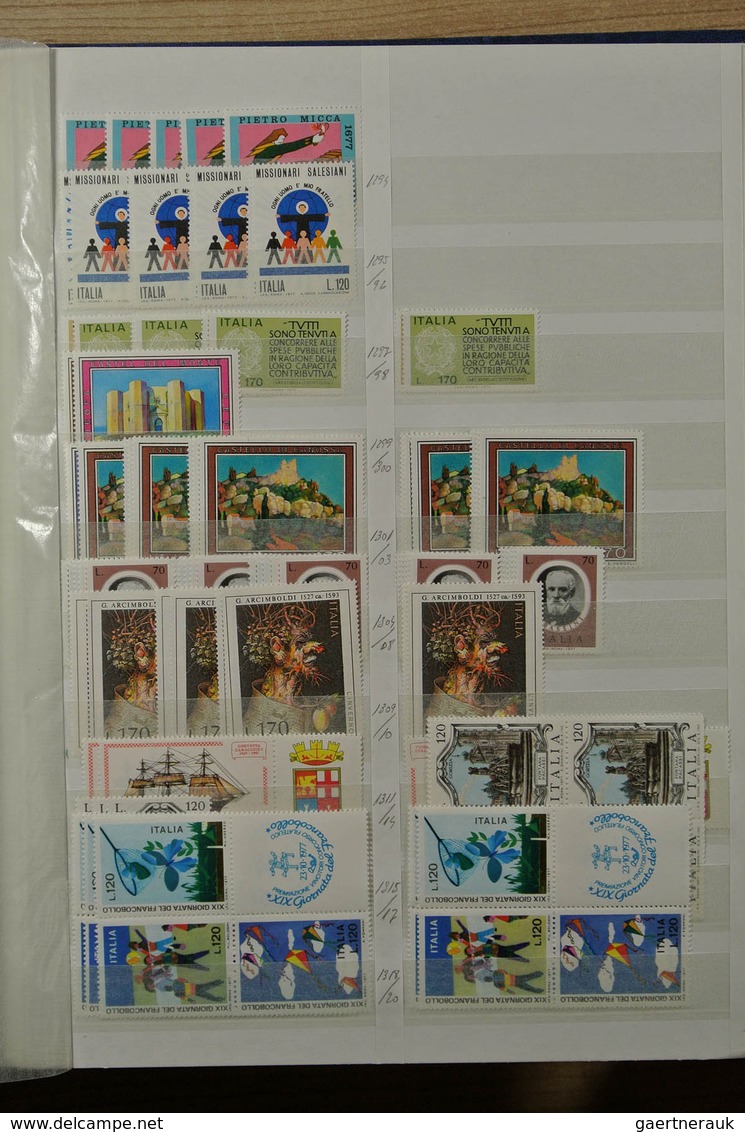 26985 Italien: 1926-1981. Stockbook with various MNH sets of Italy 1926-1981. Much material, cat. value ca