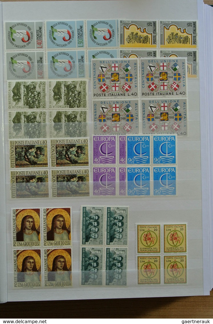 26986 Italien: 1926-1979. Wonderful mint never hinged collection, in beautiful condition, all collected in