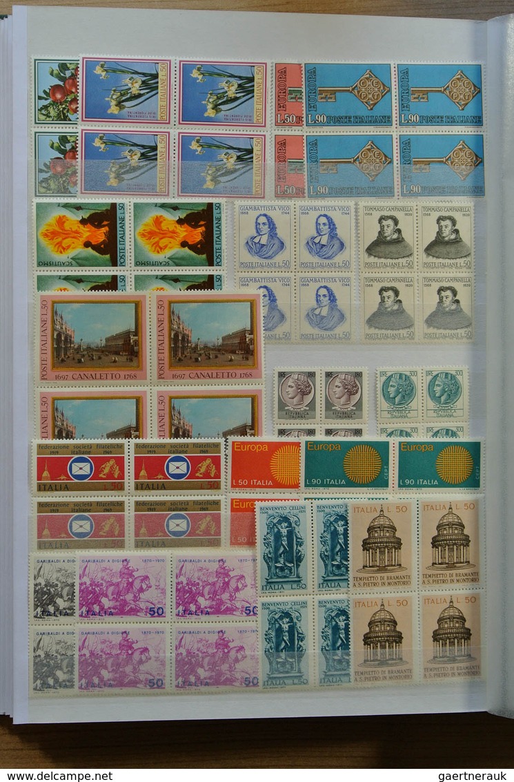 26986 Italien: 1926-1979. Wonderful mint never hinged collection, in beautiful condition, all collected in