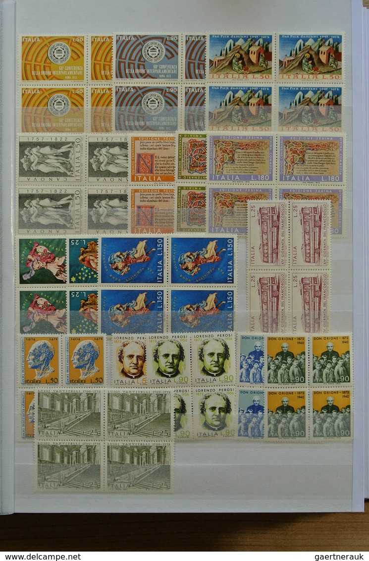 26986 Italien: 1926-1979. Wonderful mint never hinged collection, in beautiful condition, all collected in