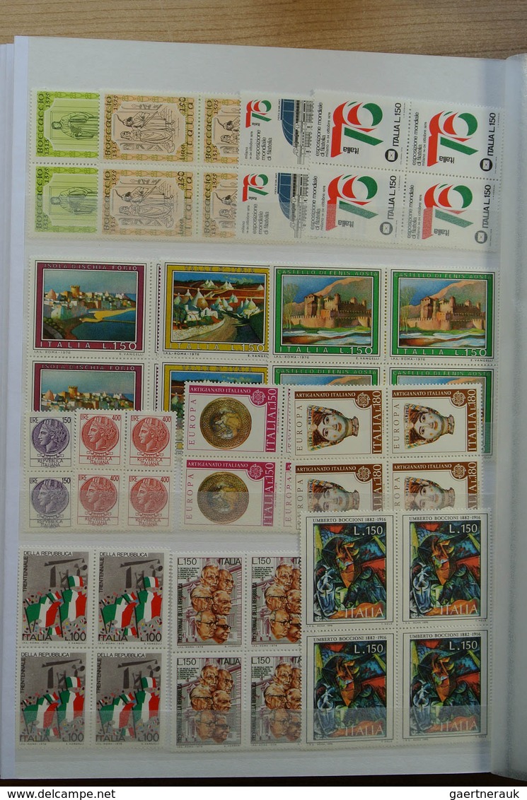 26986 Italien: 1926-1979. Wonderful mint never hinged collection, in beautiful condition, all collected in