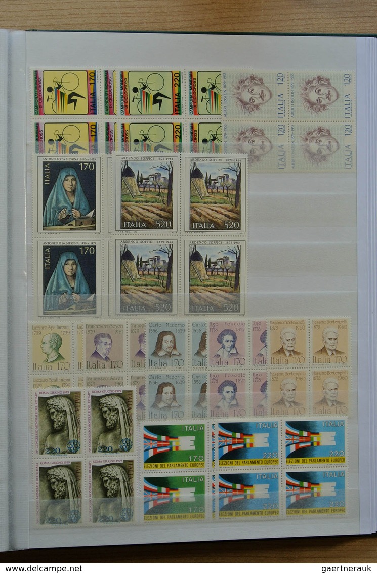 26986 Italien: 1926-1979. Wonderful mint never hinged collection, in beautiful condition, all collected in