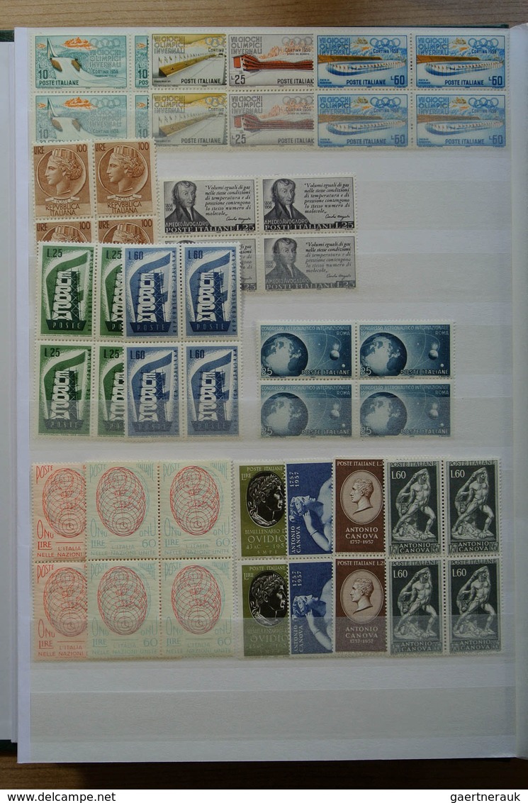 26986 Italien: 1926-1979. Wonderful mint never hinged collection, in beautiful condition, all collected in