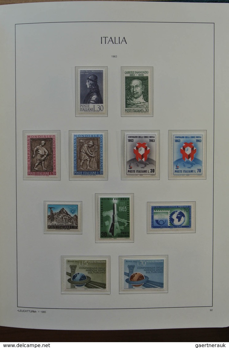 27005 Italien: 1945-1999. Almost complete, mostly MNH (few older stamps hinged) collection Italy 1945-1999
