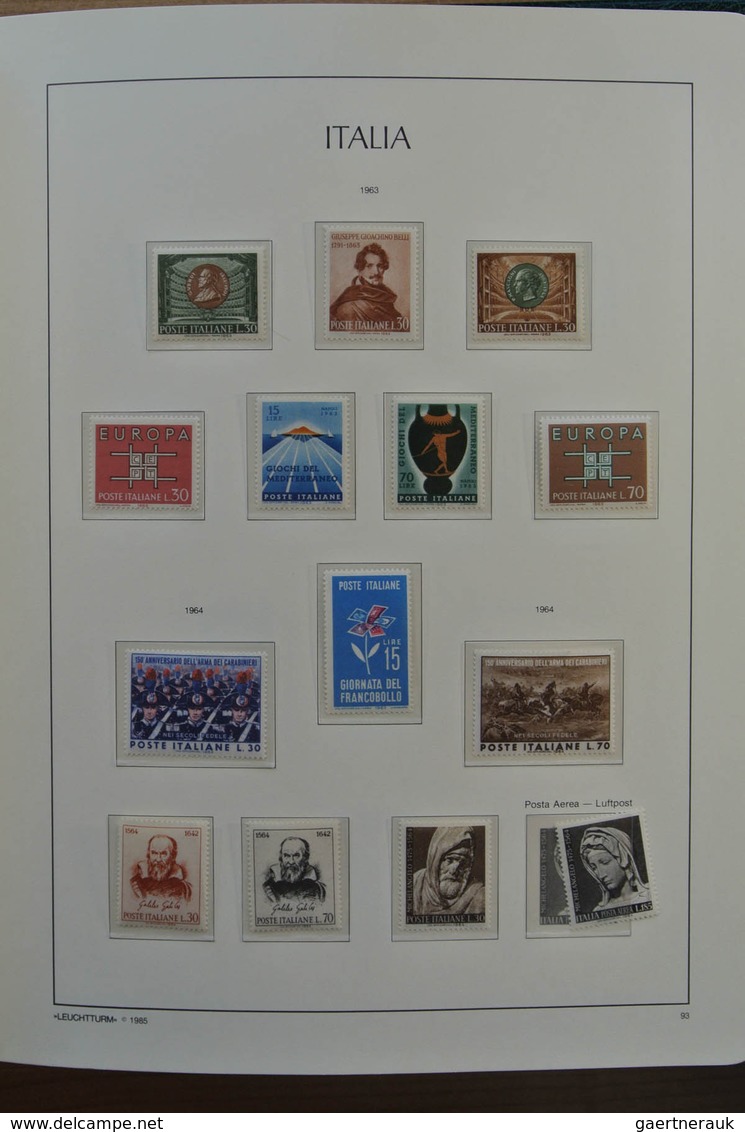 27005 Italien: 1945-1999. Almost complete, mostly MNH (few older stamps hinged) collection Italy 1945-1999