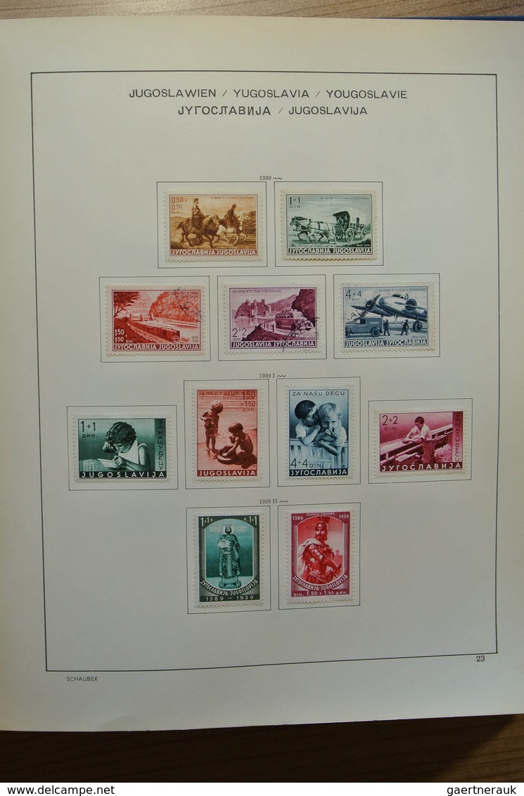 27060 Jugoslawien: 1918-1977. Well filled, mint hinged and used collection Yugoslavia 1918-1977 in Schaube