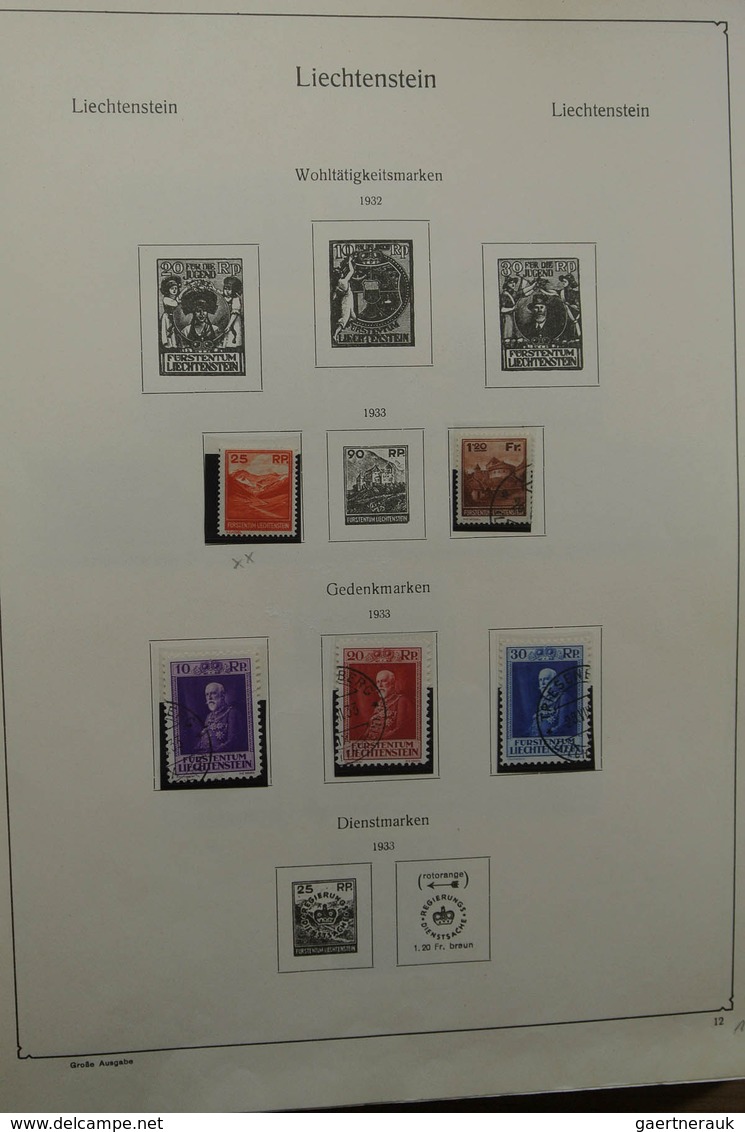 27182 Liechtenstein: 1912-1992. Well Filled, Partly Double Collection Liechtenstein 1912-1992 In 2 Albums - Lettres & Documents
