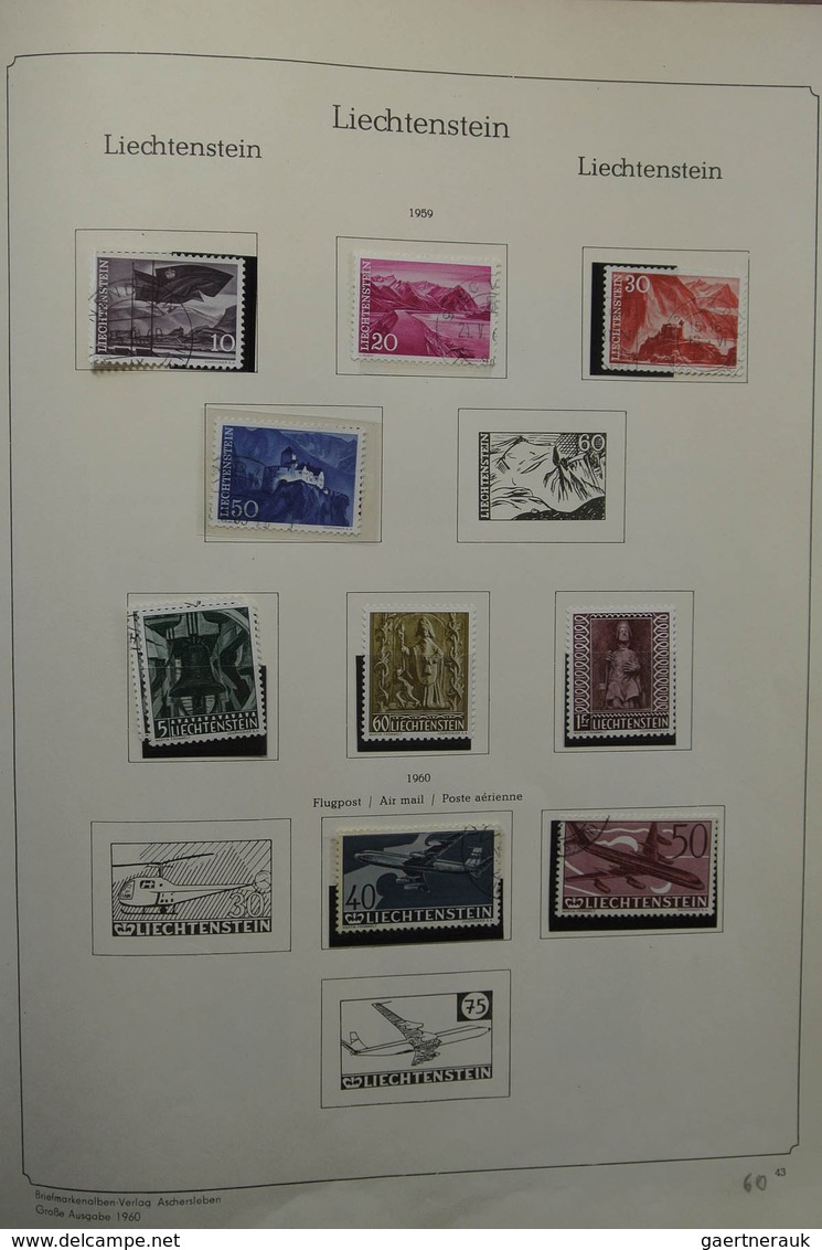 27182 Liechtenstein: 1912-1992. Well filled, partly double collection Liechtenstein 1912-1992 in 2 albums