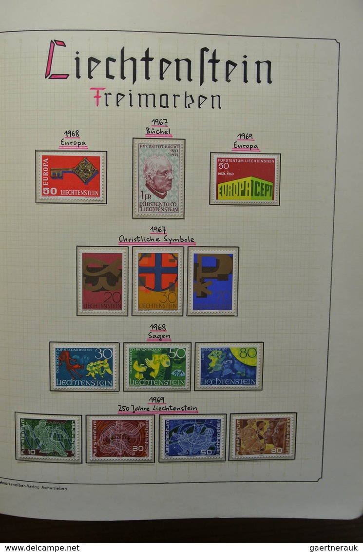 27199 Liechtenstein: 1917-1988. Well filled, MNH and mint hinged collection Liechtenstein 1917-1988 in bla