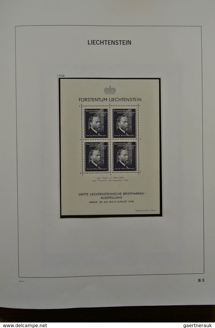 27207 Liechtenstein: 1936-1993 MNH And Mint Hinged Collection Souvenir Sheets, Service Stamps And Postage - Lettres & Documents