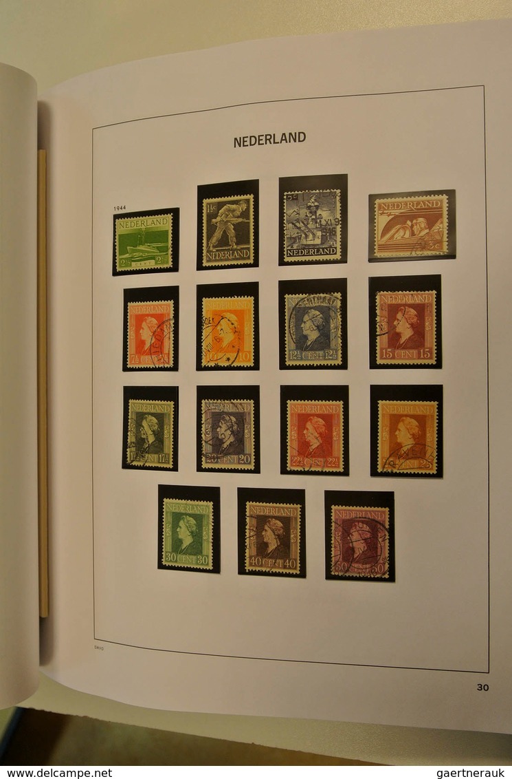 27421 Niederlande: 1852/1999: Well filled, mostly used collection Netherlands 1852-1999 in 2 Davo albums.