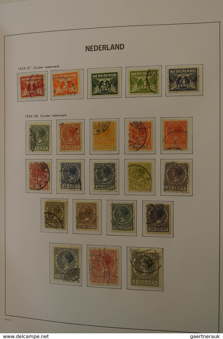 27428 Niederlande: 1852-1977. Well Filled, MNH, Mint Hinged And Used Collection Netherlands 1852-1977 In 2 - Lettres & Documents