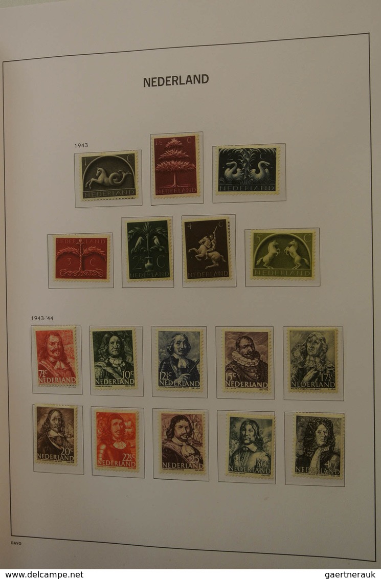 27428 Niederlande: 1852-1977. Well filled, MNH, mint hinged and used collection Netherlands 1852-1977 in 2