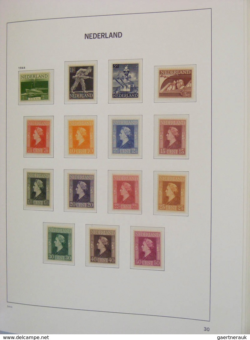 27446 Niederlande: 1869/2003: Mostly MNH and mint hinged collection Netherlands 1869-2003 in 5 Davo luxe a