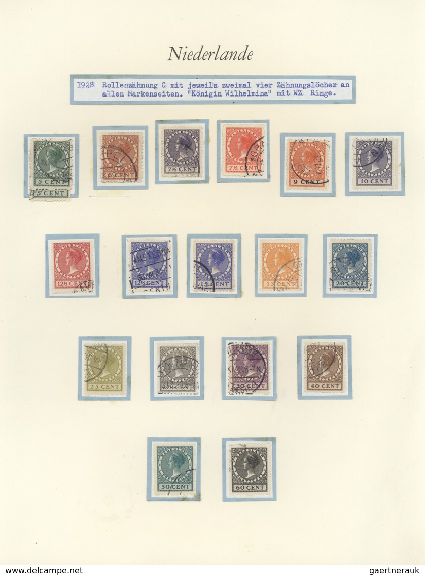 27459 Niederlande: 1924/1941, Comprehensive Specialized Collection Of Definitive Stamps On Exhibition Page - Lettres & Documents