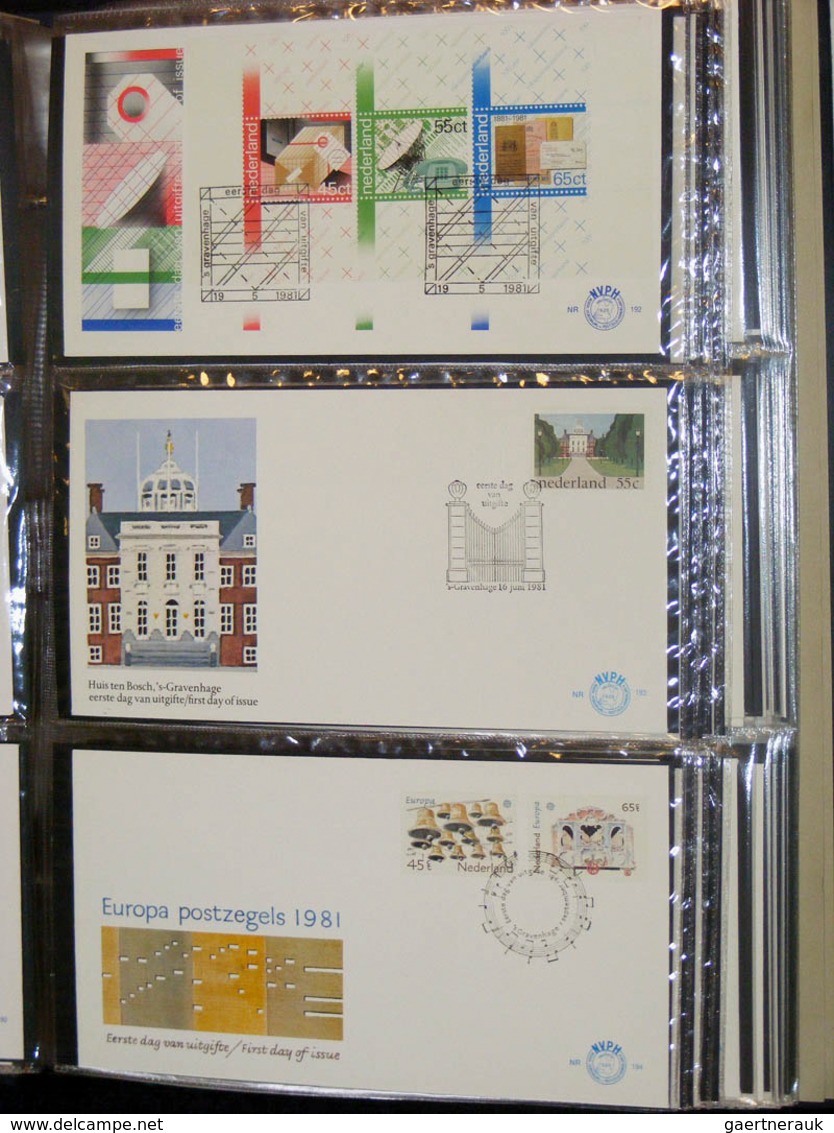 27482 Niederlande: 1977/2003: Netherlands FDC's 1977-2003, (no. 163 until 491), more than 350 pieces. In 3