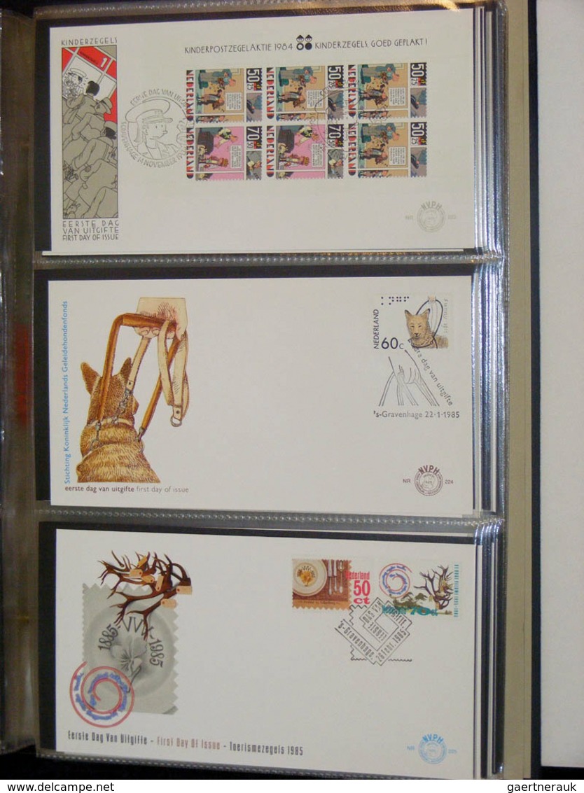 27482 Niederlande: 1977/2003: Netherlands FDC's 1977-2003, (no. 163 until 491), more than 350 pieces. In 3