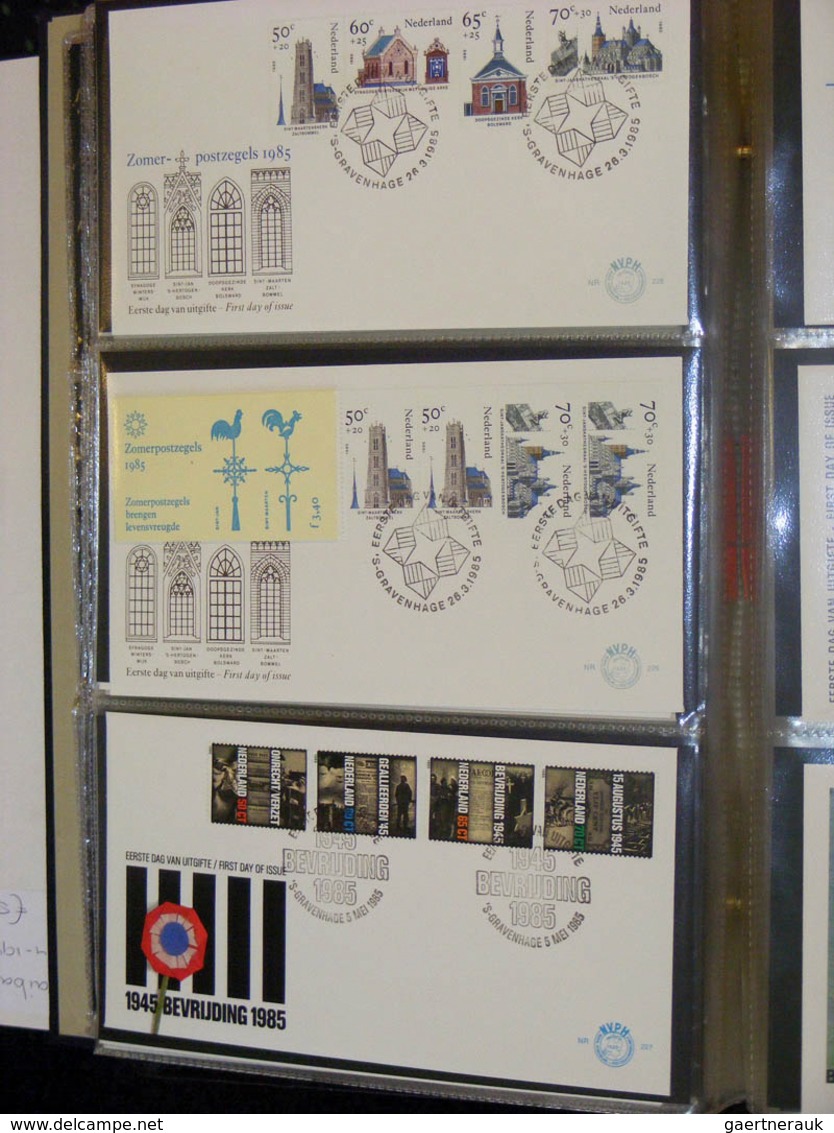 27482 Niederlande: 1977/2003: Netherlands FDC's 1977-2003, (no. 163 until 491), more than 350 pieces. In 3