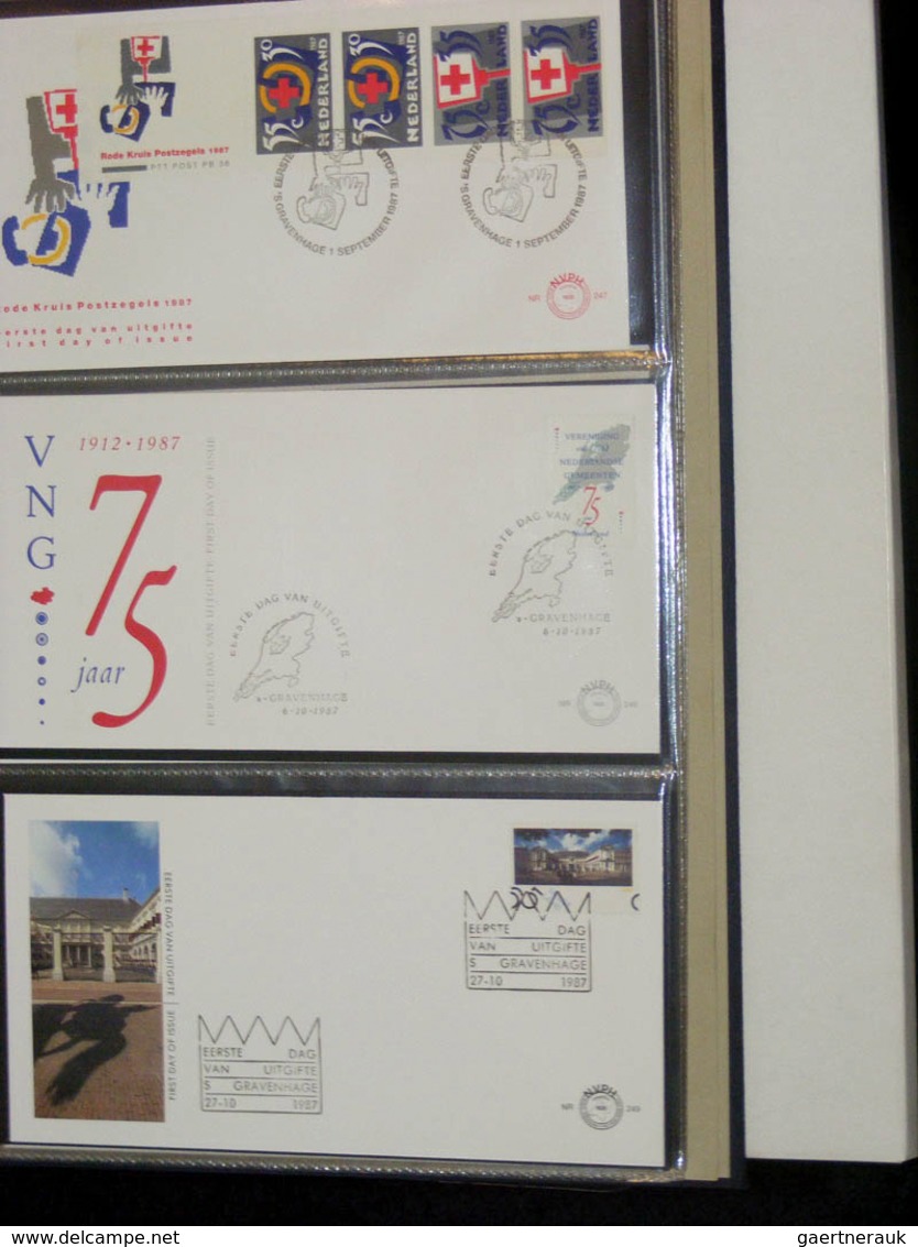 27482 Niederlande: 1977/2003: Netherlands FDC's 1977-2003, (no. 163 until 491), more than 350 pieces. In 3