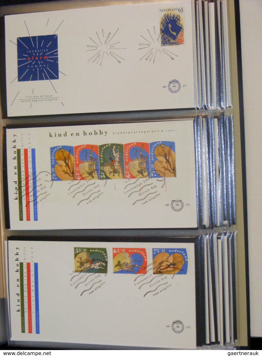 27482 Niederlande: 1977/2003: Netherlands FDC's 1977-2003, (no. 163 until 491), more than 350 pieces. In 3