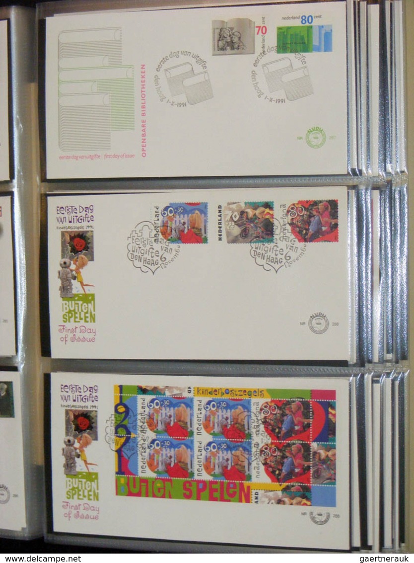 27482 Niederlande: 1977/2003: Netherlands FDC's 1977-2003, (no. 163 until 491), more than 350 pieces. In 3