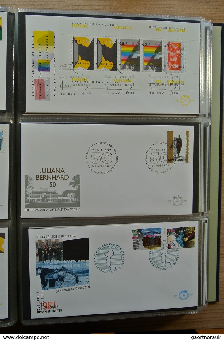 27483 Niederlande: 1980-2011 Totally complete collection FDC's of the Netherlands 1980-2011 in 4 Davo FDC