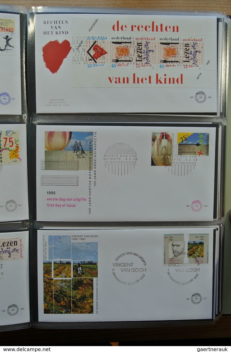 27483 Niederlande: 1980-2011 Totally complete collection FDC's of the Netherlands 1980-2011 in 4 Davo FDC