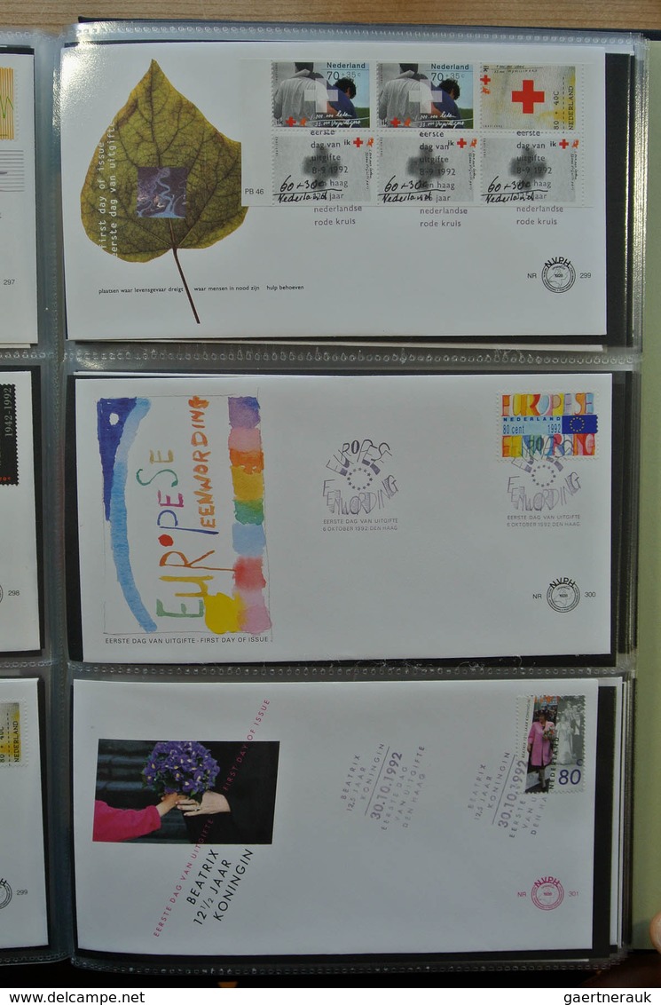 27483 Niederlande: 1980-2011 Totally complete collection FDC's of the Netherlands 1980-2011 in 4 Davo FDC