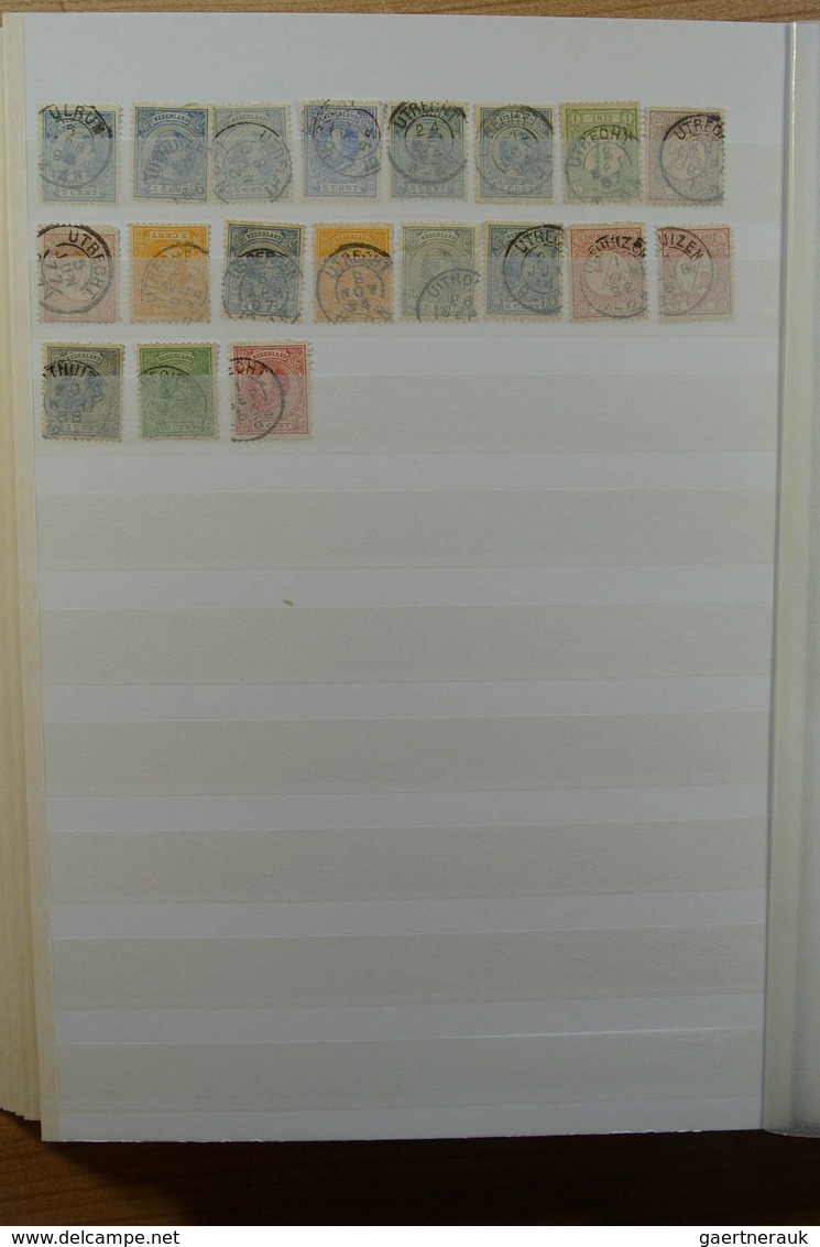 27519 Niederlande - Stempel: Stockbook with over 1200 stamps of the Netherlands with smallround cancels (a