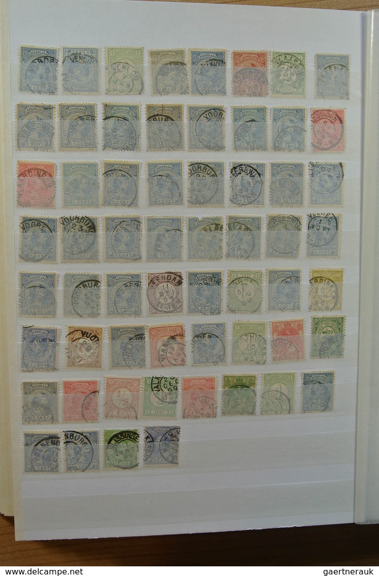 27519 Niederlande - Stempel: Stockbook with over 1200 stamps of the Netherlands with smallround cancels (a