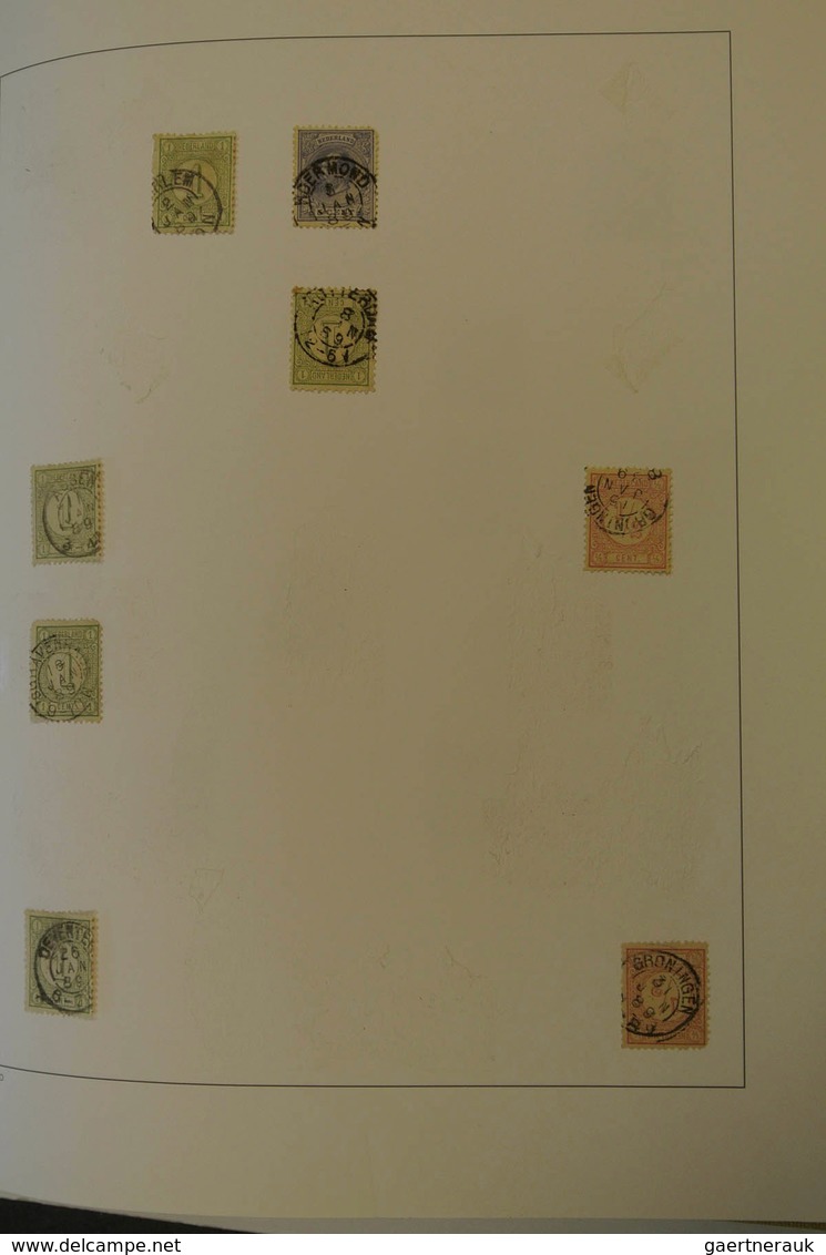 27522 Niederlande - Stempel: Two blanc albums with a collection small round cancels of the Netherlands, co
