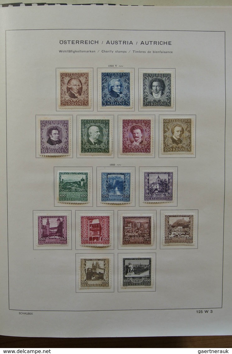 27554 Österreich: 1850-1959. Well filled, MNH, mint hinged and used collection Austria 1850-1959 in old al