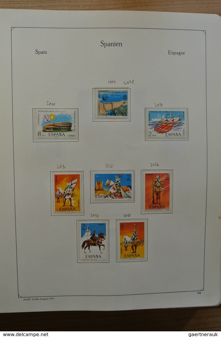 28279 Spanien: 1960-2000. Slightly messy, MNH and used collection Spain 1960-2000 in Kabe and Schaubek alb