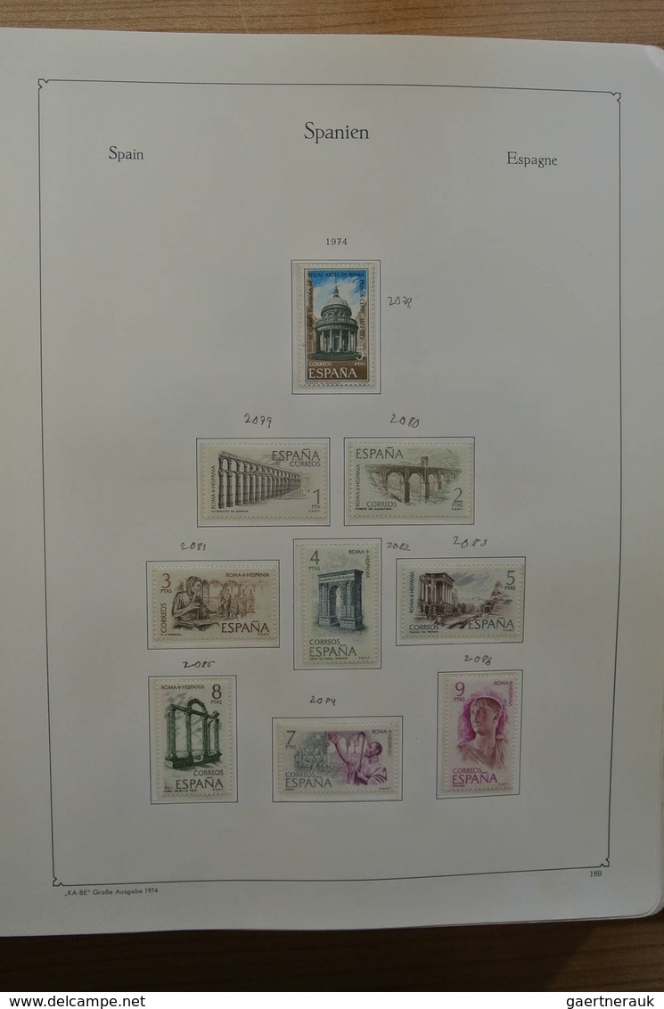 28279 Spanien: 1960-2000. Slightly messy, MNH and used collection Spain 1960-2000 in Kabe and Schaubek alb