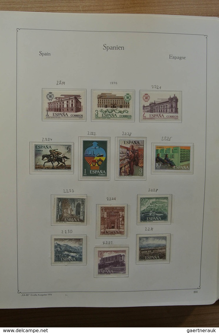 28279 Spanien: 1960-2000. Slightly messy, MNH and used collection Spain 1960-2000 in Kabe and Schaubek alb