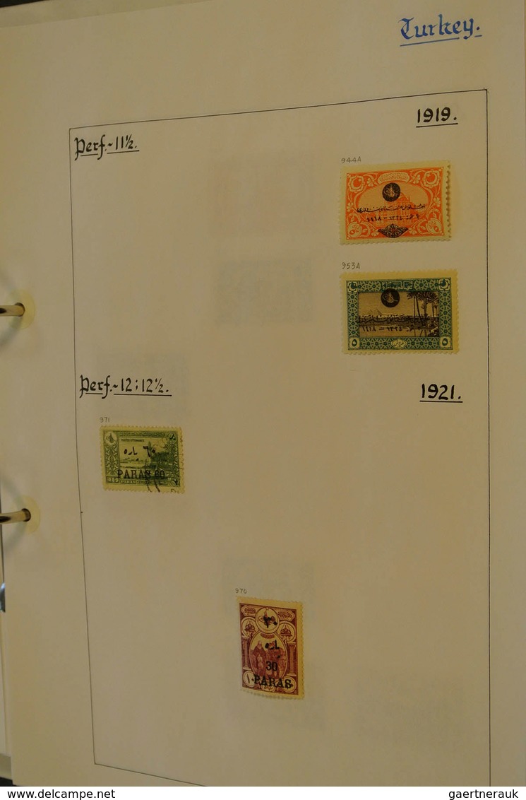 28359 Türkei: 1865/1997: MNH, mint hinged and used collection Turkey 1865-1997 on blanc pages in ordner. C