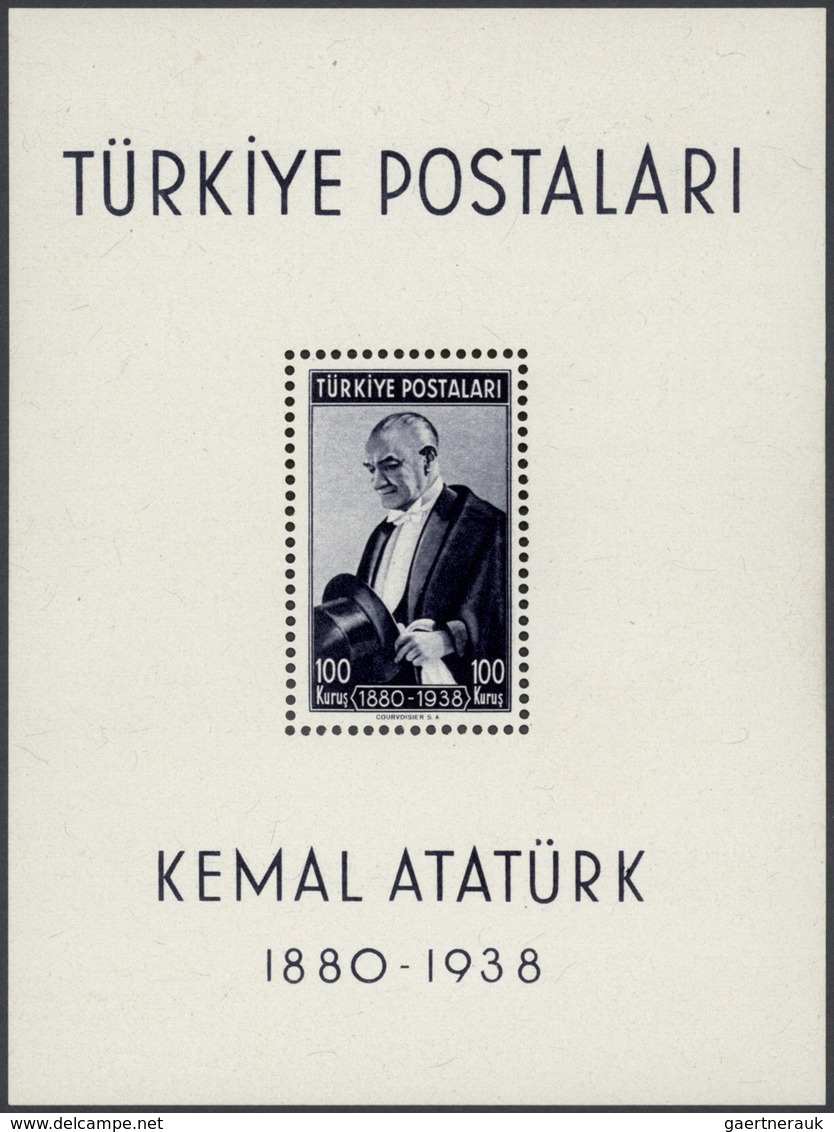 28375 Türkei: 1914-60, Collection in two albums containing excellent early Republic issues including four